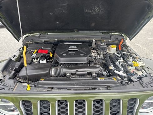 Used 2022 Jeep Wrangler Unlimited Sahara w/ Cold Weather Group image 35