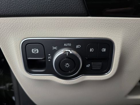 Used 2025 Mercedes-Benz GLA 250 4MATIC image 34