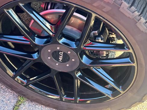 Used 2020 Ford Explorer XLT image 18