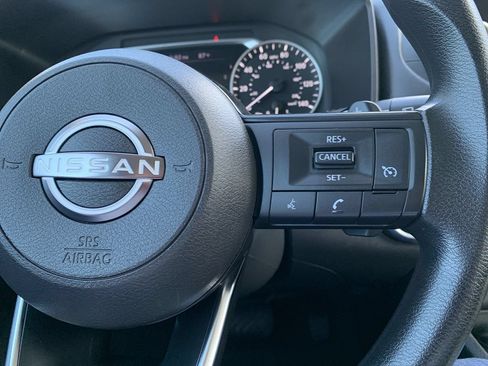 Used 2023 Nissan Rogue S AWD/4WD image 19