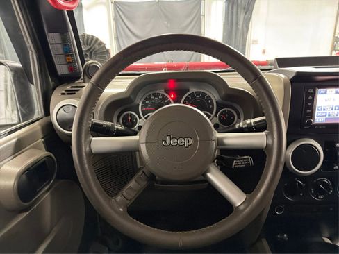 Used 2008 Jeep Wrangler Unlimited Sahara w/ Dual Top Group image 21