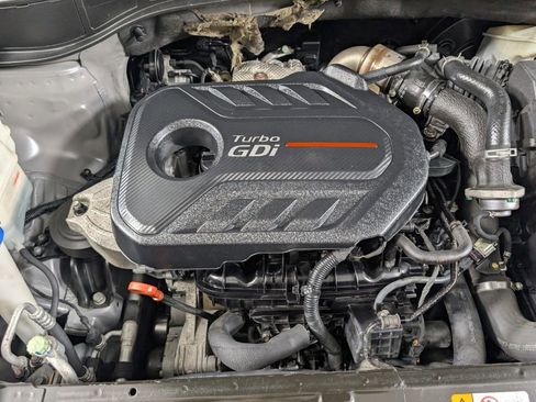 Used 2017 Hyundai Santa Fe Sport image 9