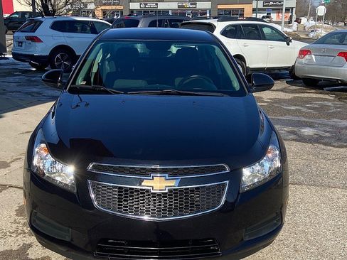 Used 2014 Chevrolet Cruze LT w/ Technology Package image 4