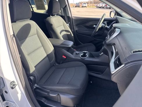 Used 2024 GMC Terrain SLE image 11