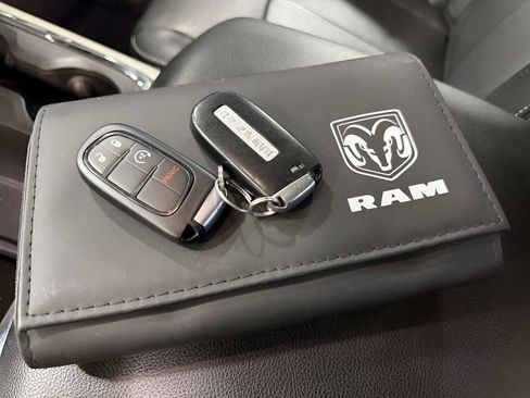 Used 2017 RAM 1500 Laramie AWD/4WD image 42