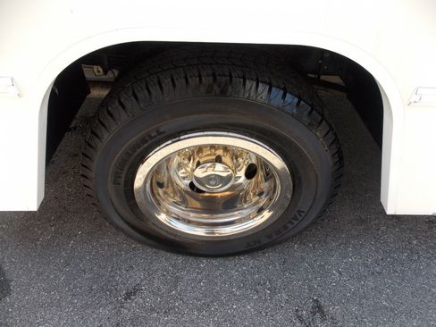 Used 2018 Ford E-350 and Econoline 350 Super Duty w/ Motorhome Prep Package image 36