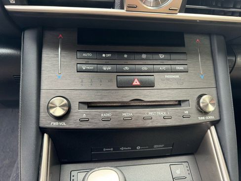 Used 2019 Lexus IS 300 F Sport image 11