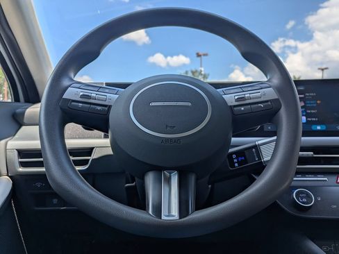 Used 2025 Hyundai Sonata SEL FWD image 21