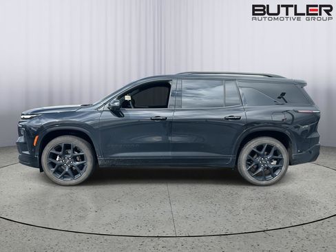 Used 2024 Chevrolet Traverse RS FWD image 2
