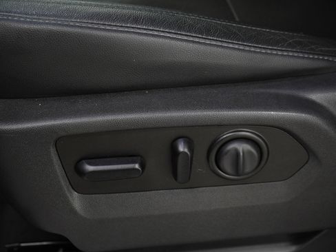 Used 2019 GMC Sierra 1500 SLT AWD/4WD image 25
