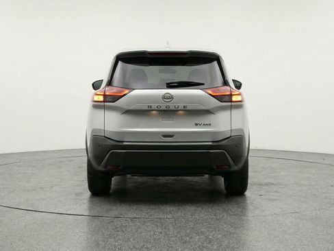 Used 2025 Nissan Rogue SV AWD/4WD image 7