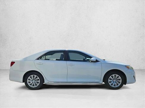 Used 2013 Toyota Camry LE FWD image 4