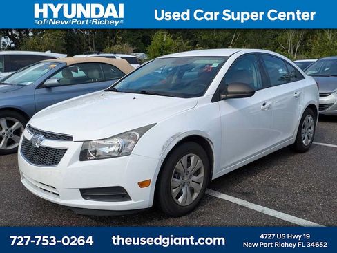 Used 2014 Chevrolet Cruze LS FWD image 1