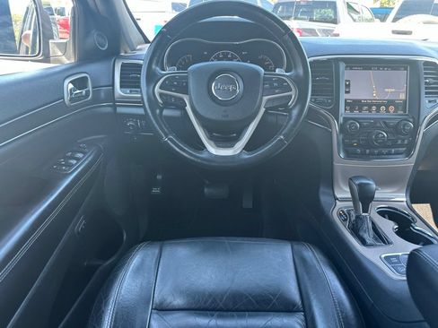 Used 2017 Jeep Grand Cherokee Limited AWD/4WD image 18