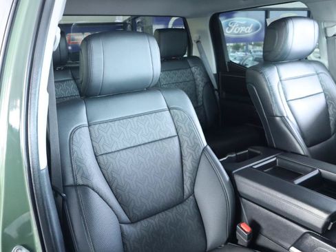 Used 2022 Toyota Tundra SR5 w/ SR5 Premium Package RWD image 38