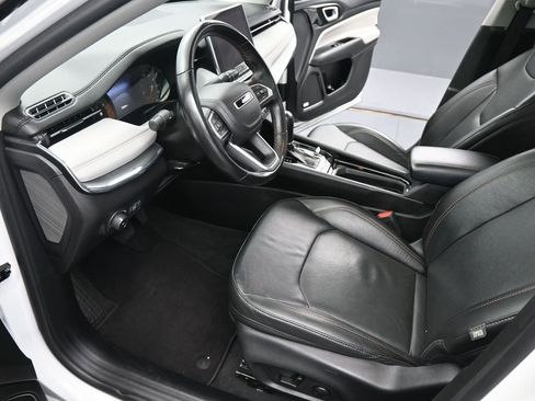 Used 2022 Jeep Compass Limited w/ Sun and Sound Group image 9