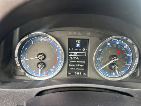 Used 2018 Toyota Corolla SE image 26