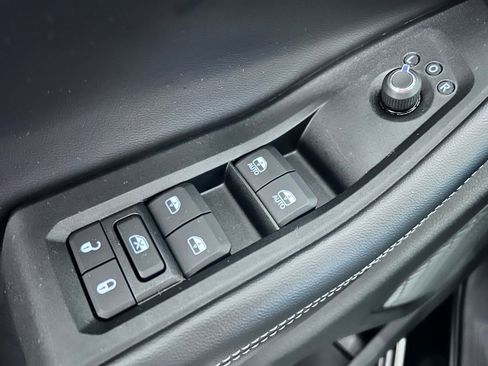 Used 2024 Jeep Grand Cherokee L Altitude image 5