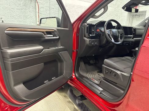 Used 2024 Chevrolet Silverado 1500 RST AWD/4WD image 15