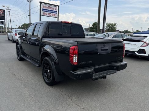 Used 2020 Nissan Frontier SV w/ Midnight Edition Floor Mats AWD/4WD image 4