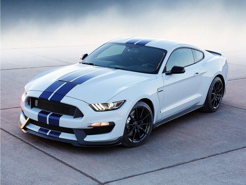 Used 2016 Ford Mustang Coupe RWD image 3