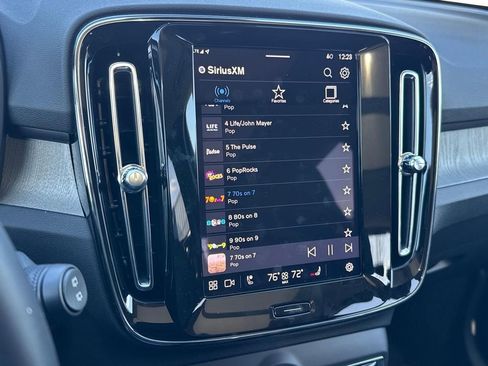 Used 2025 Volvo XC40 B5 Core w/ Protection Package Premier image 18