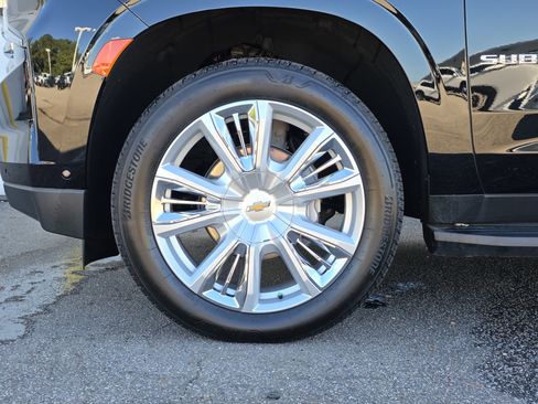 Used 2024 Chevrolet Suburban High Country w/ Advanced Technology Package image 53