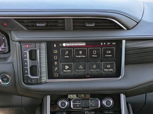 Used 2024 GMC Yukon Denali image 4