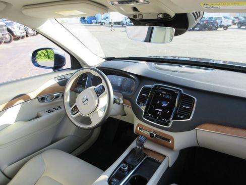 Used 2022 Volvo XC90 T6 Momentum w/ Advanced Package AWD/4WD image 29