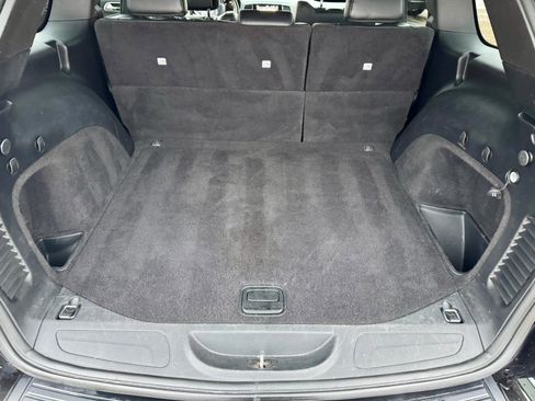 Used 2020 Jeep Grand Cherokee Altitude image 30