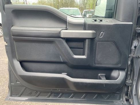 Used 2017 Ford F150 XLT w/ Equipment Group 302A Luxury AWD/4WD image 6