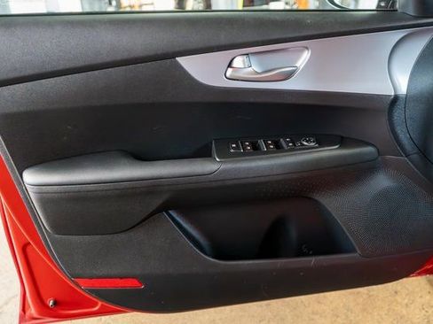Used 2024 Kia Forte LXS w/ LXS Technology Package FWD image 17