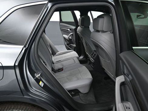 Used 2024 Audi SQ5 Premium Plus image 33