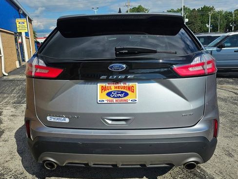 Used 2024 Ford Edge Titanium image 3