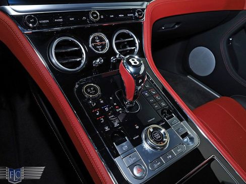 Used 2024 Bentley Continental GT V8 image 39