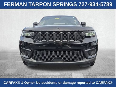 Used 2023 Jeep Grand Cherokee Altitude AWD/4WD image 2