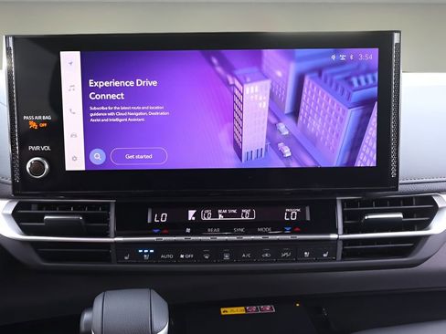 Used 2025 Toyota Sienna Limited FWD image 24
