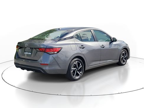 Used 2024 Nissan Sentra SV FWD image 7