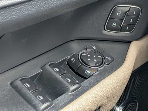 Used 2022 Ford Expedition Limited RWD image 24