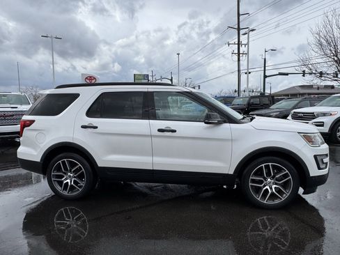 Used 2016 Ford Explorer Sport image 17