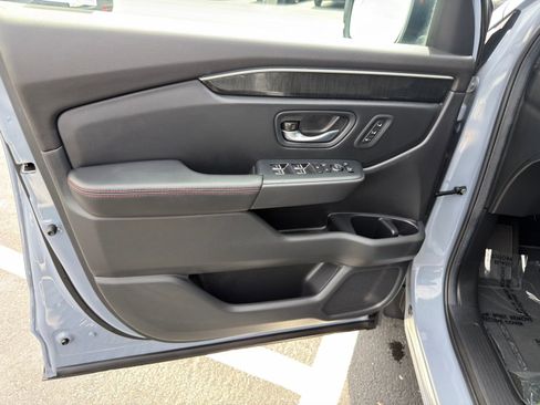 Used 2025 Honda Pilot Black Edition image 13