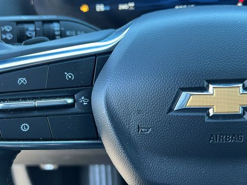 Used 2025 Chevrolet Equinox LT AWD/4WD image 25