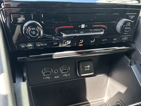 New 2025 Jeep Grand Cherokee Laredo X w/ Trailer Tow Package image 29