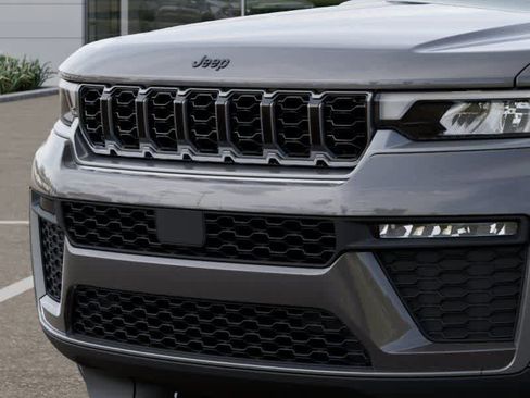 New 2026 Jeep Grand Cherokee Limited AWD/4WD image 11