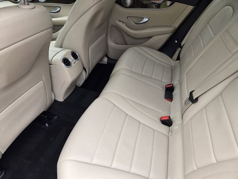 Used 2016 Mercedes-Benz GLC 300 4MATIC image 40