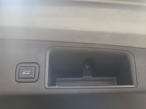 Used 2019 GMC Terrain Denali w/ Advanced Safety Package image 29