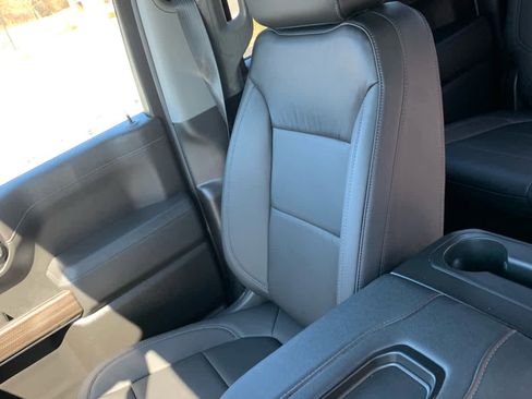 Used 2021 Chevrolet Silverado 1500 LT Trail Boss w/ Convenience Package II image 19