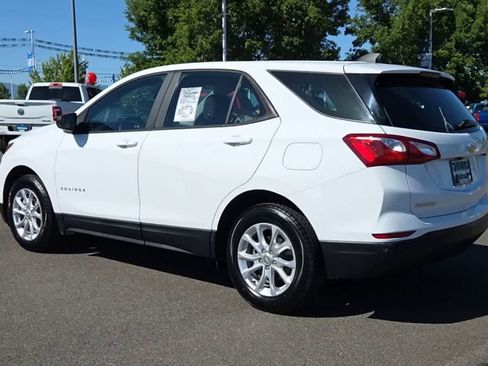 Used 2020 Chevrolet Equinox LS FWD image 6