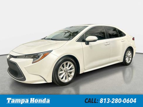 Used 2022 Toyota Corolla XLE FWD image 1