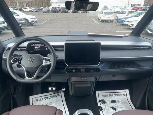 New 2025 Volkswagen ID. Buzz Pro S image 9